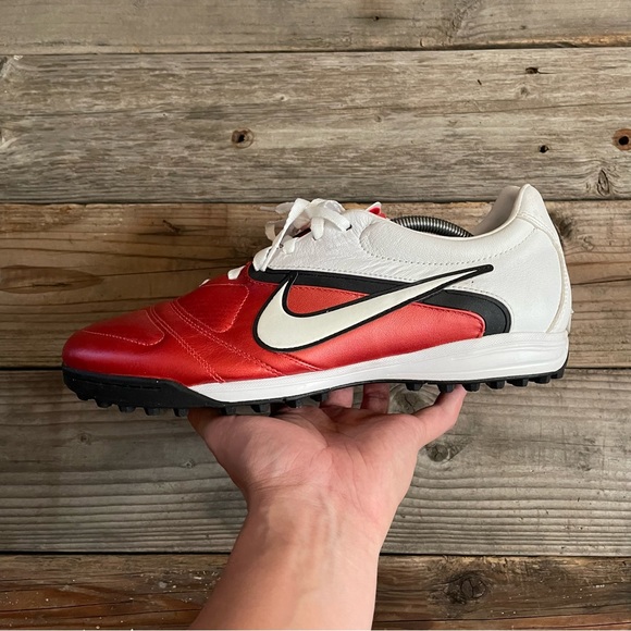 New Men Nike CTR360 Libretto II TF Turf Red Shoes - Picture 2 of 9